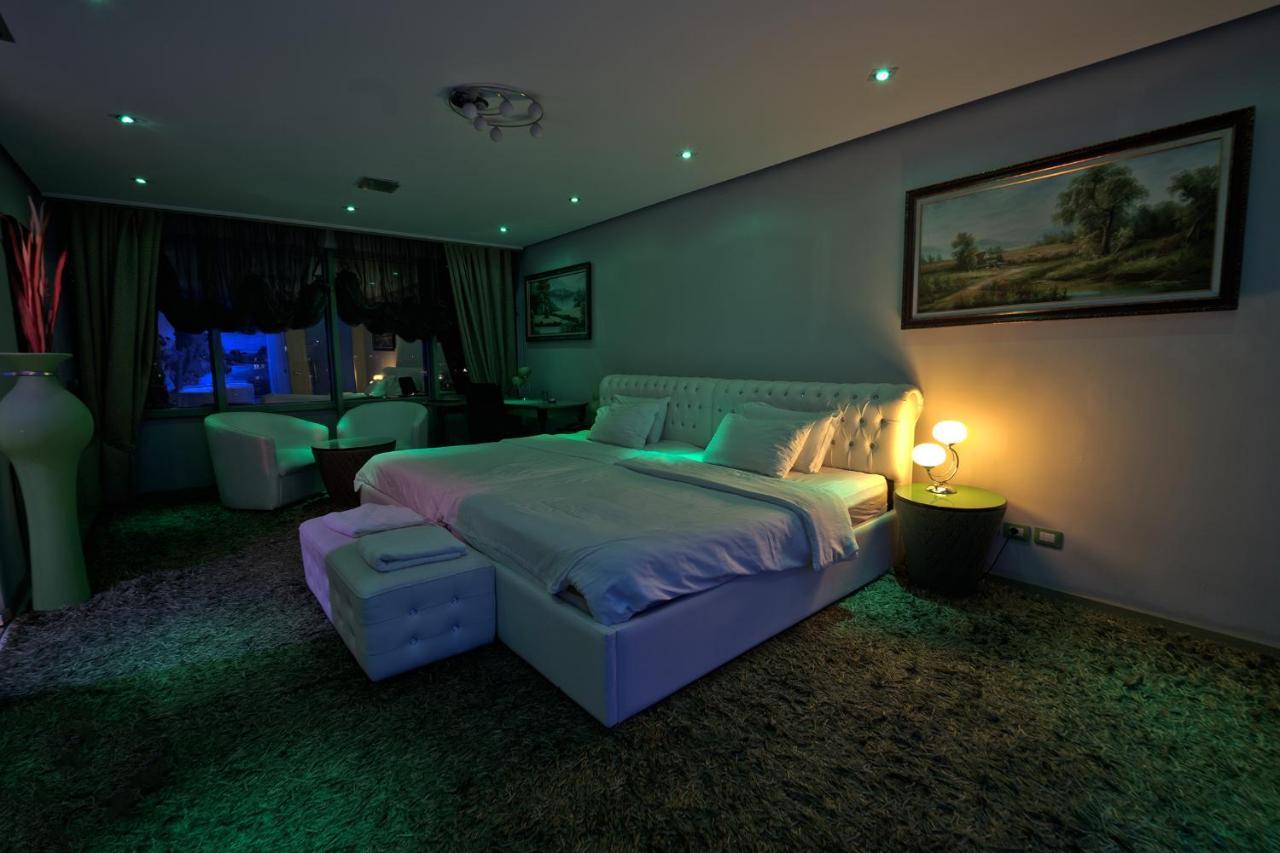 Hotel Rosa Blu Tirana Bagian luar foto