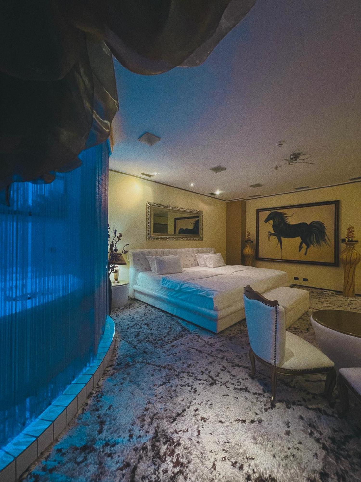 Hotel Rosa Blu Tirana Bagian luar foto
