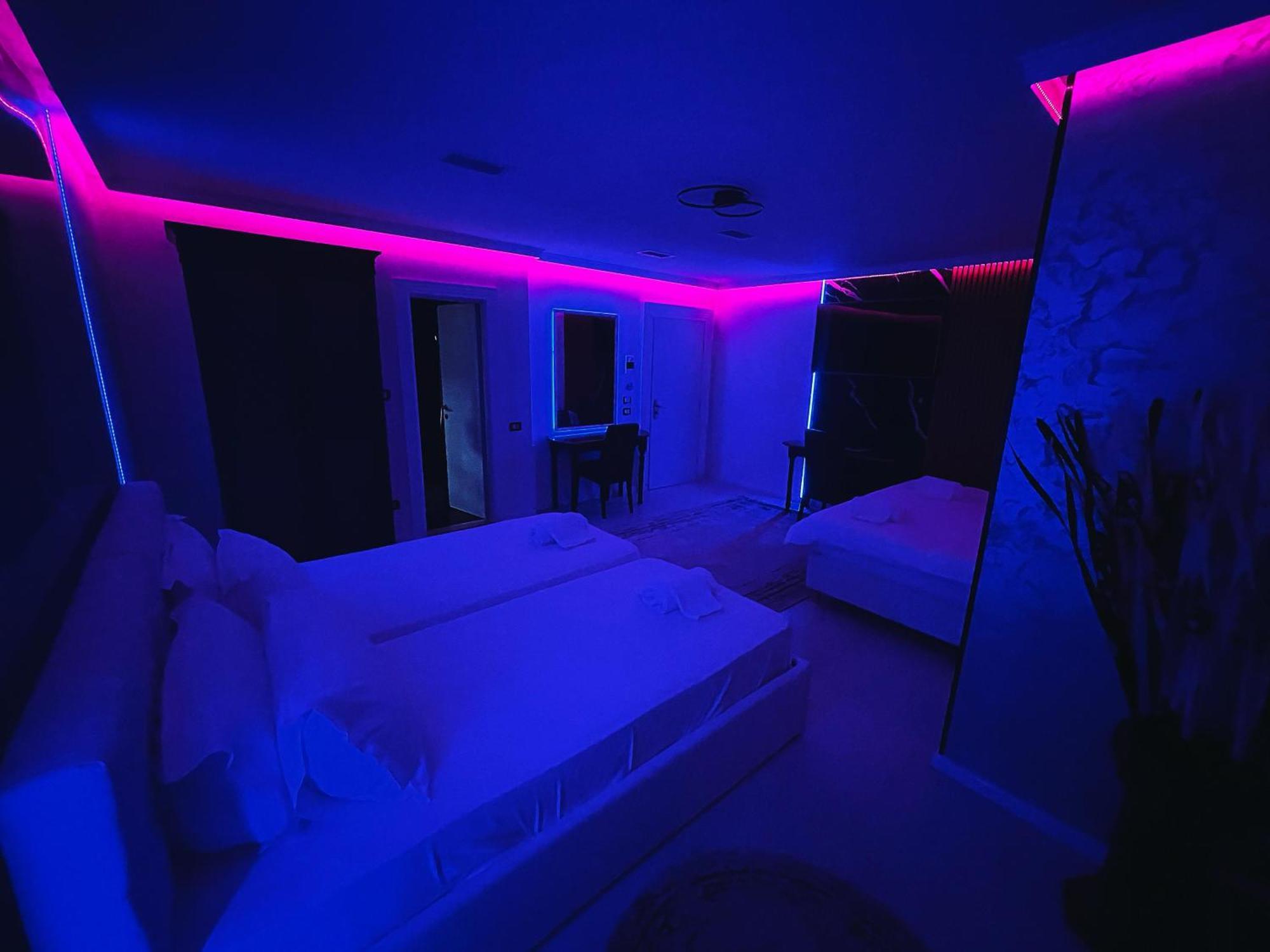 Hotel Rosa Blu Tirana Bagian luar foto