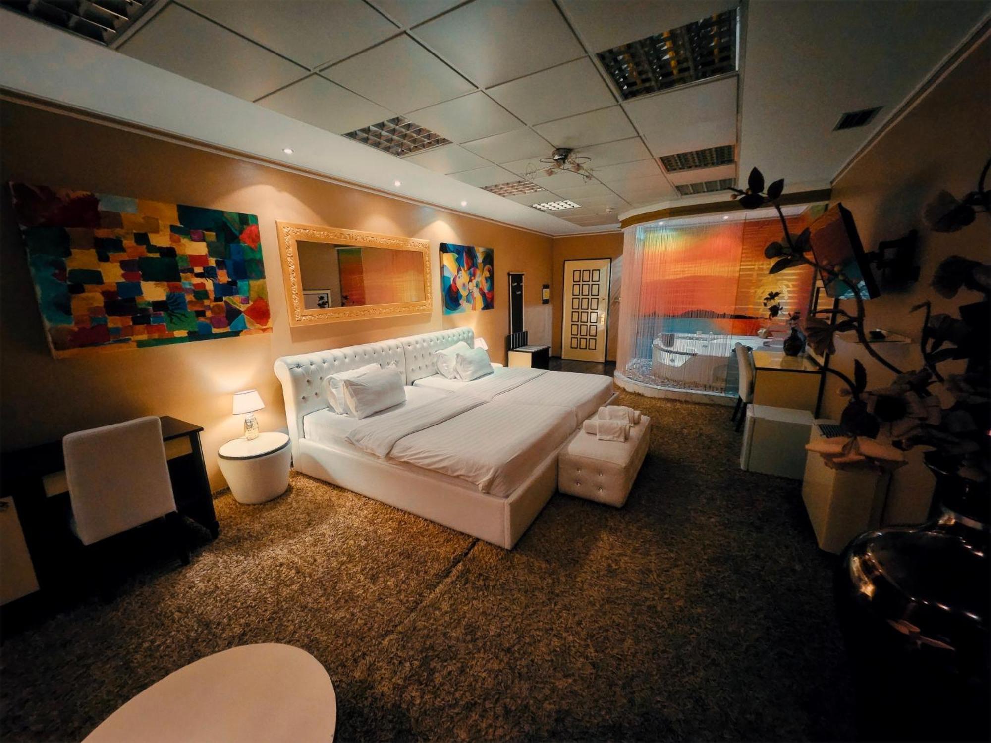 Hotel Rosa Blu Tirana Bagian luar foto